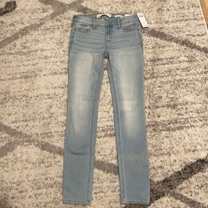brand new holister skinny jeans.